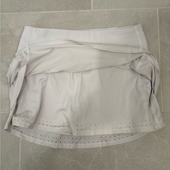Athleta Stealth TruCool White Skort Tennis Skirt Size Small - Picture 5 of 14